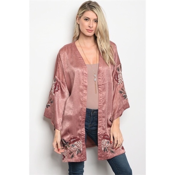 Tops - 🆕Kimono Silky Mauve Embroiderecd
